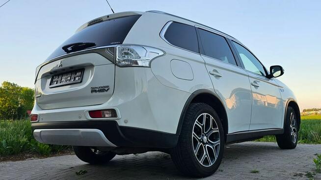 Mitsubishi Outlander ELEKTYK + Benzyna Napęd 4×4 skóra kamera cofania