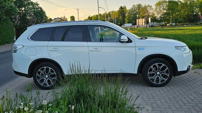 Mitsubishi Outlander ELEKTYK + Benzyna Napęd 4×4 skóra kamera cofania