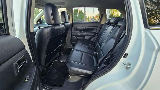 Mitsubishi Outlander ELEKTYK + Benzyna Napęd 4×4 skóra kamera cofania