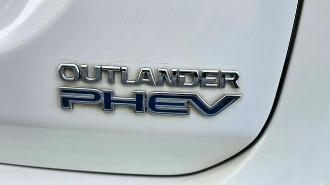Mitsubishi Outlander ELEKTYK + Benzyna Napęd 4×4 skóra kamera cofania