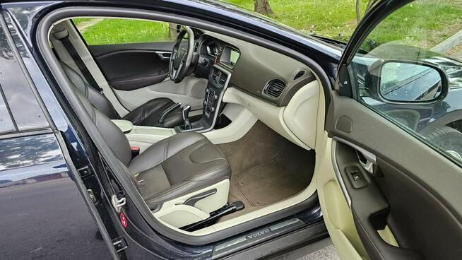 Volvo V40 Cross Country Cross Country 2015r. Bardzo ładny samochód