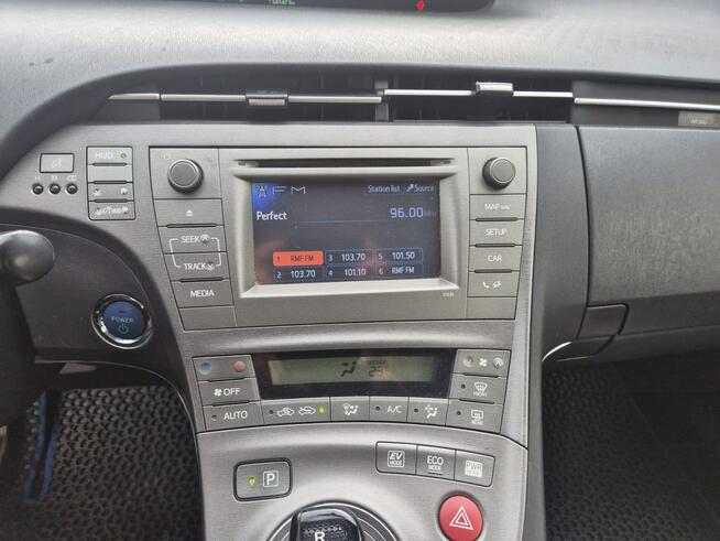 Toyota Prius Polski Salon silnik przebieg 60 tys km