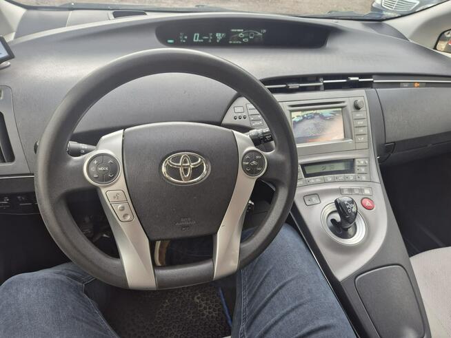 Toyota Prius Polski Salon silnik przebieg 60 tys km