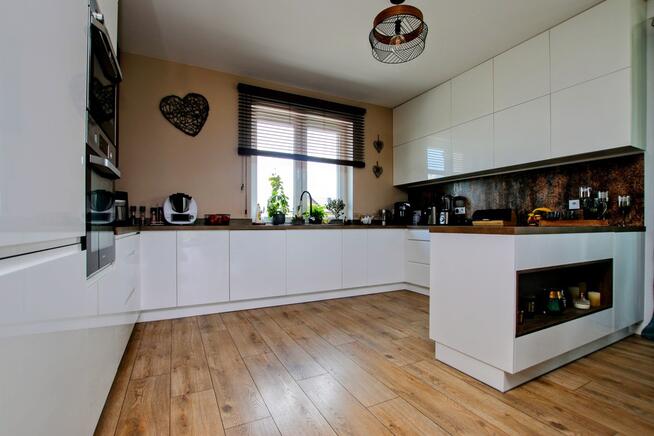 piękny dom premium z fotowoltaiką i dużym ogrodem