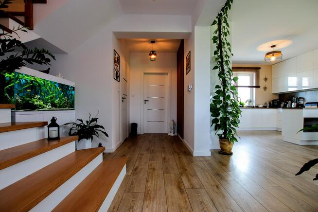 piękny dom premium z fotowoltaiką i dużym ogrodem