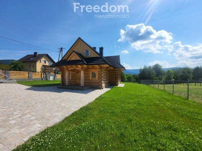 Nowoczesny dom z bali w Beskidach