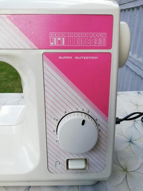 Sprzedam niemiecką nową elektryczną maszynę do szycia.