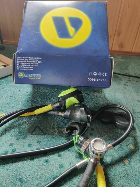 Automat nurkowy Apeks ATX40 DS4 z Octopusem ATX40
