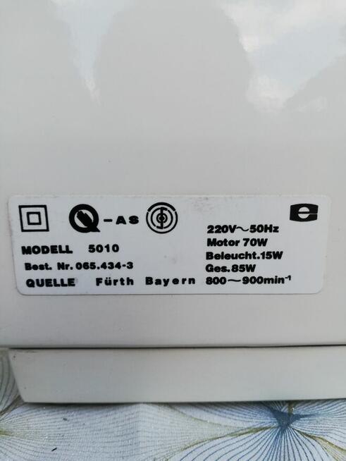 Sprzedam niemiecką nową elektryczną maszynę do szycia.