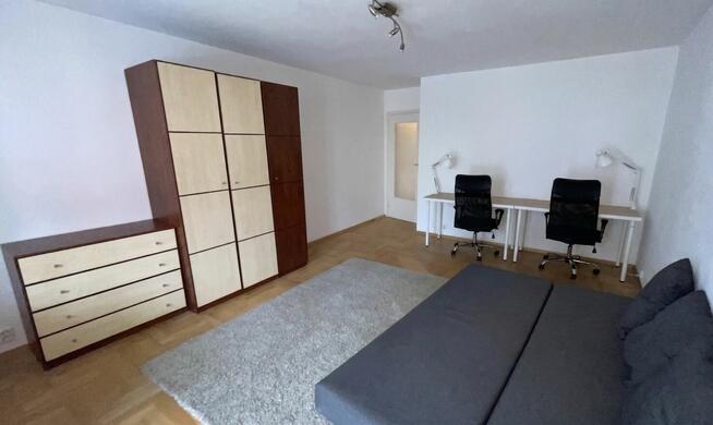 Wynajmę duży pokój z loggią (18,8 m²) | 15 min do AGH, UKEN