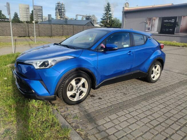 Samochód Toyota CH-R