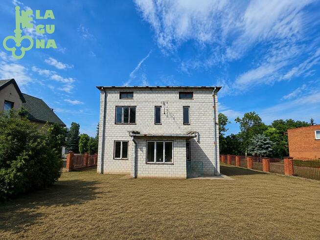 Dom Łęki Kościelne gm. Krzyżanów, Główna Osiedla