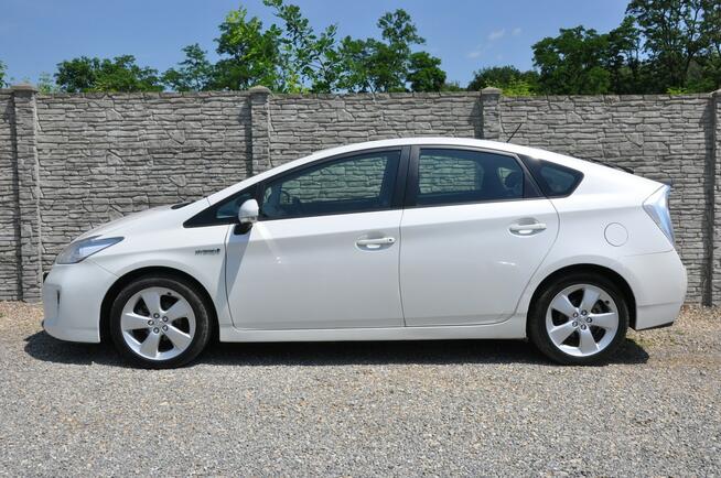 Toyota Prius 1.8 136KM Lift Dynamic Oryginał Mały przebieg JBL Kamera Head-up