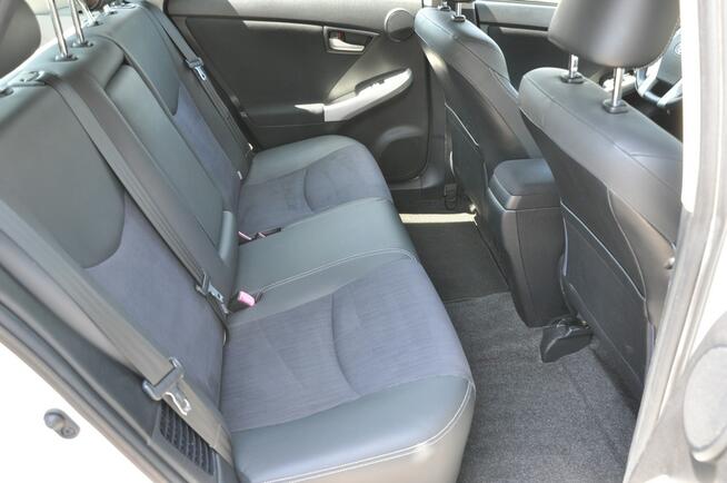 Toyota Prius 1.8 136KM Lift Dynamic Oryginał Mały przebieg JBL Kamera Head-up