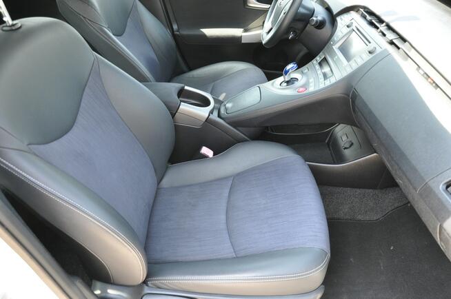Toyota Prius 1.8 136KM Lift Dynamic Oryginał Mały przebieg JBL Kamera Head-up