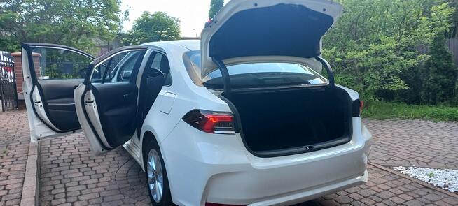 Toyota Corolla E-CVT 1.8 Hybryda Pełna historia FV23% 50.3 tys export Kamera cofania