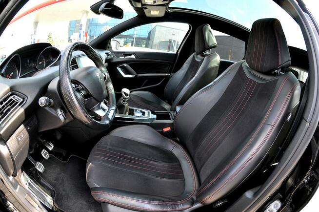 Peugeot 308 SW GT Line 2,0 HDi Bi Xenon Ledy Alcantara Denon Navi Kamera Panorama