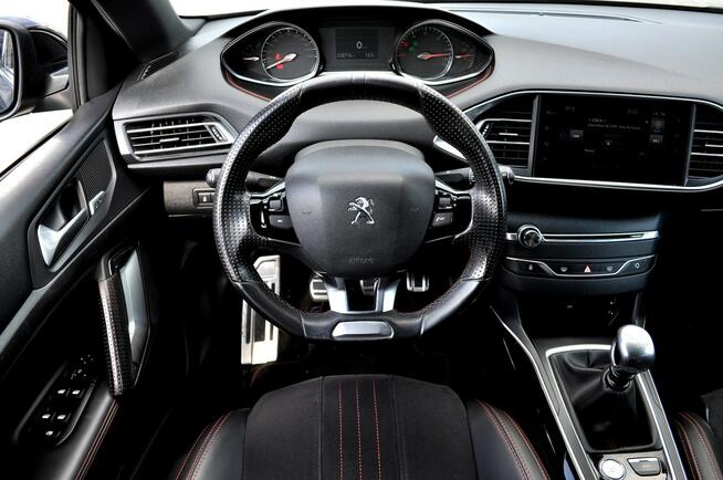 Peugeot 308 SW GT Line 2,0 HDi Bi Xenon Ledy Alcantara Denon Navi Kamera Panorama