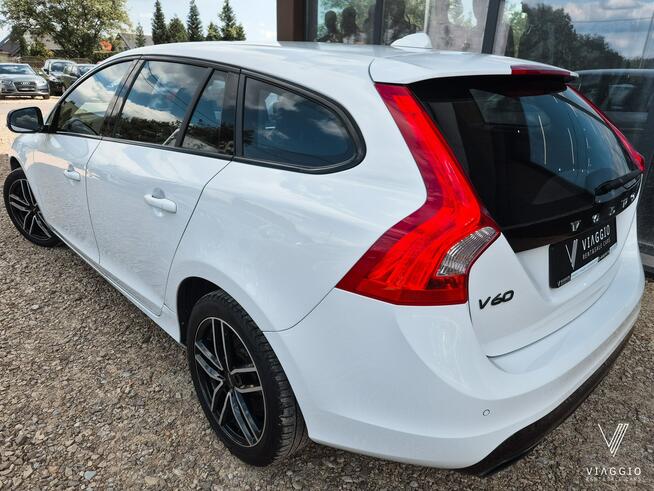 V60 2.0 MOMENTUM 150KM NAVI skóra FULL LED bezwypadek SERWIS 2018