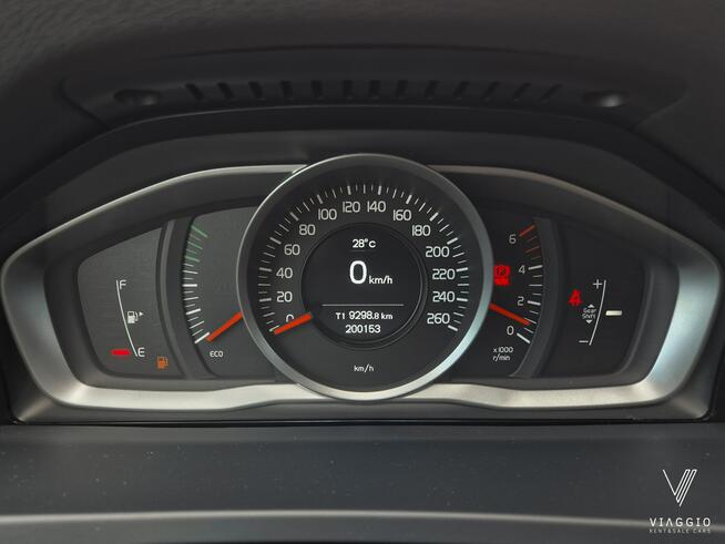 V60 2.0 MOMENTUM 150KM NAVI skóra FULL LED bezwypadek SERWIS 2018