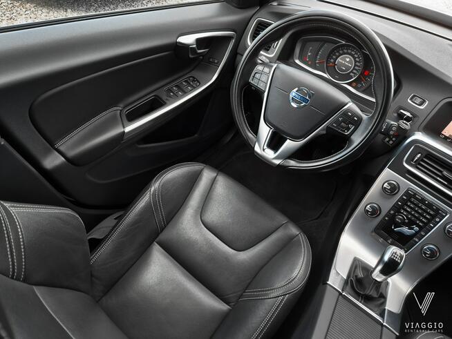 V60 2.0 MOMENTUM 150KM NAVI skóra FULL LED bezwypadek SERWIS 2018