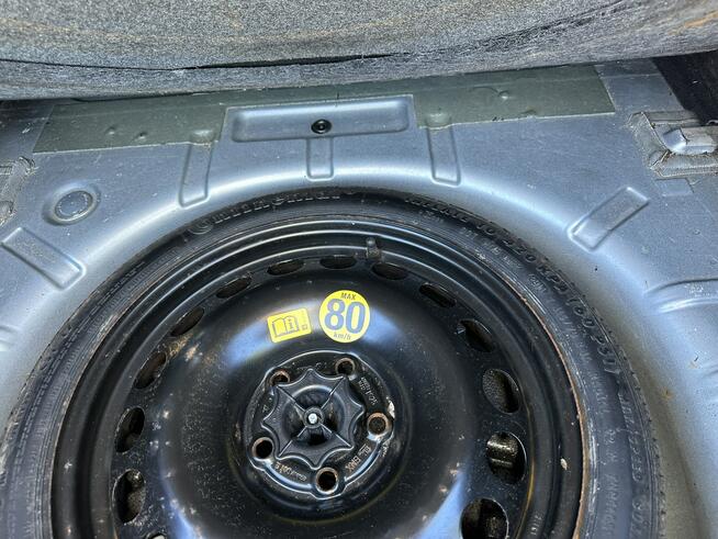 Opel Astra Mocna benzyna, klimatyzacja , czujniki, hak, nawigacja, opony wielosez