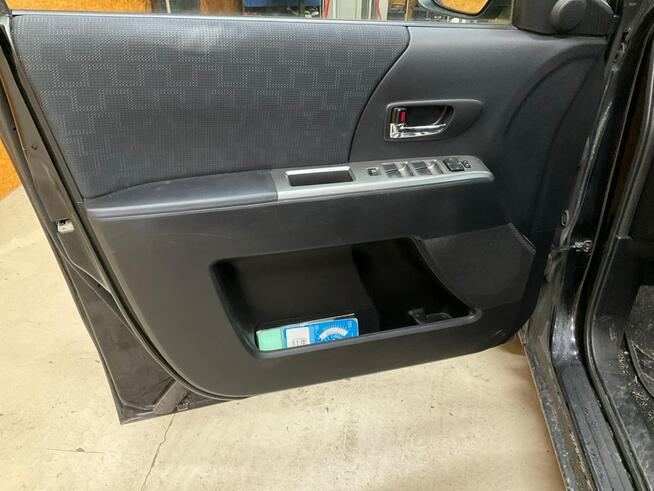Mazda 5 2,0 benzyna, klimatronik, 7 miejsc ,drugie koła na alu, isofix, hak