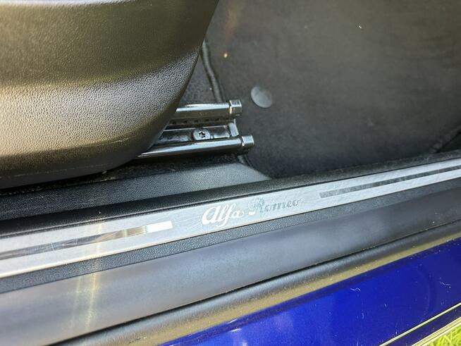 Alfa Romeo Mito Alufelgi, duże radio, bluetooth, niski przebieg, nawig., z Holandii