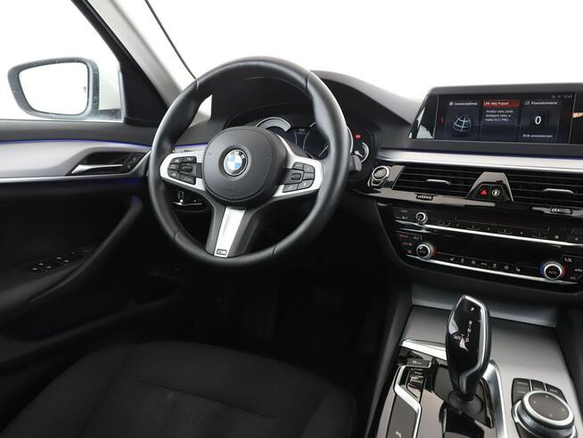 BMW 520 automat full LED navi klima auto ACC grzane fotele kamera i czuj. park