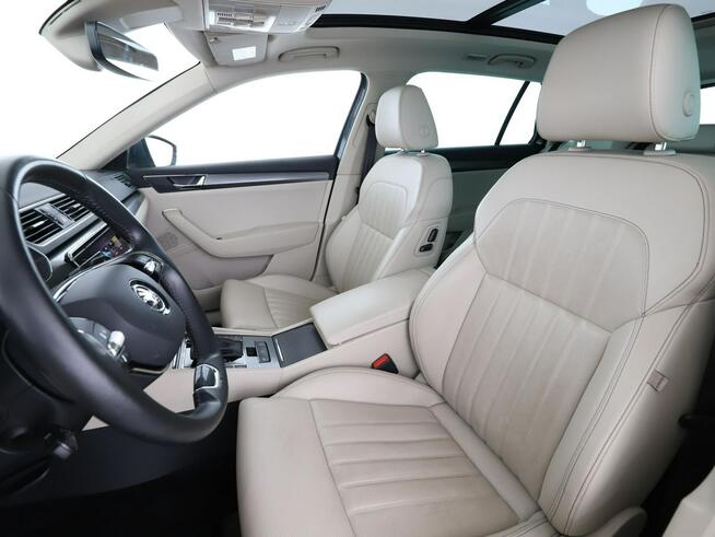 Škoda Superb PHEV Style automat skóra virtual ACC grzane fotele climatronic