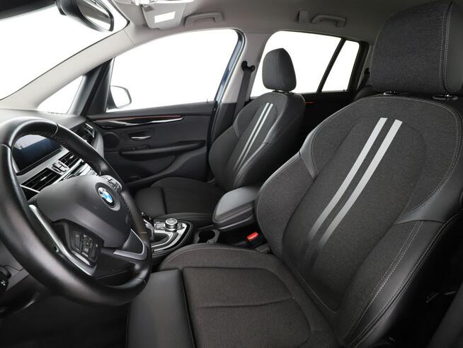 BMW 218 automat full LED sportowe fotele półskóra navi klima auto grzane fotel