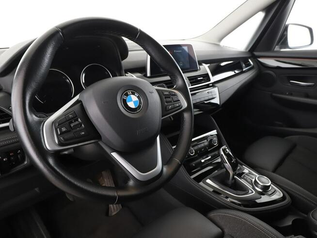 BMW 218 automat full LED sportowe fotele półskóra navi klima auto grzane fotel