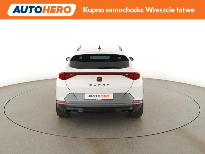 Cupra Formentor PHEV full LED półskóra virtual cocpit navi kamera i czujniki parkowani