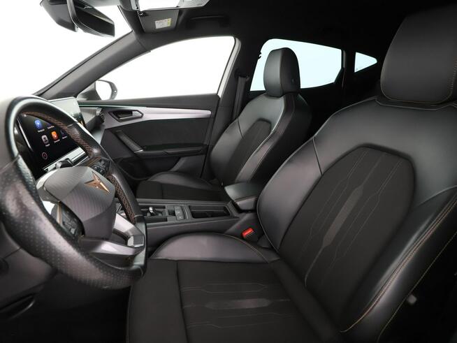 Cupra Formentor PHEV full LED półskóra virtual cocpit navi kamera i czujniki parkowani