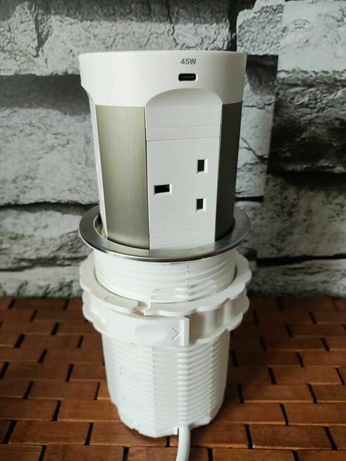 Wysuwane Gniazdko Elektryczne USB USB-C nablatowe do biurka