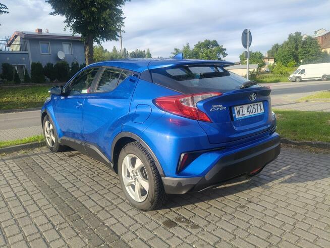 Samochód Toyota CH-R