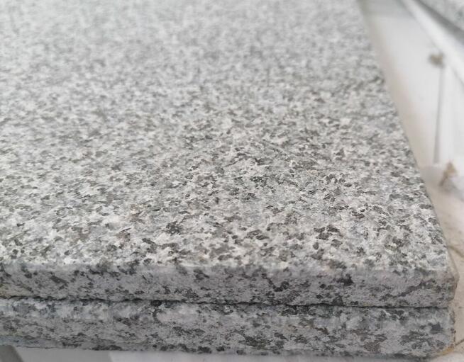 Płytki granitowe G654 Padang Dark 61x30,5x1 poler, płomień