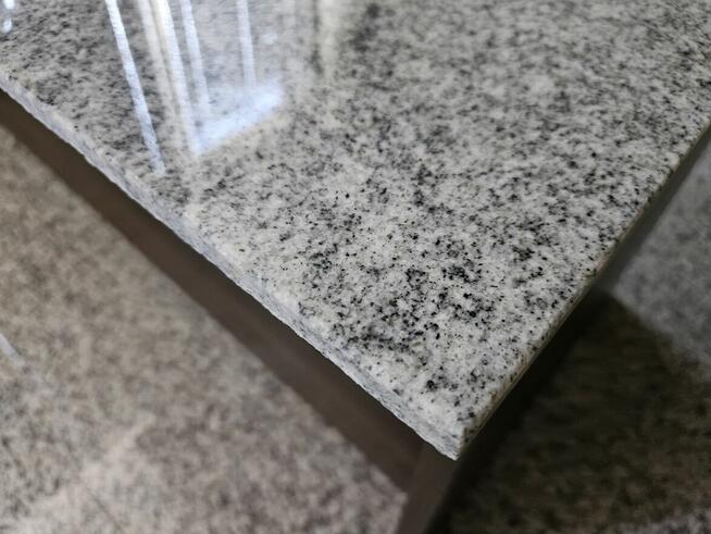 Płytki granitowe VISCONT WHITE 30,5x30,5x1 cm polerowane