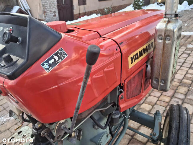 Minitraktor Yanmar z glebogryzarką