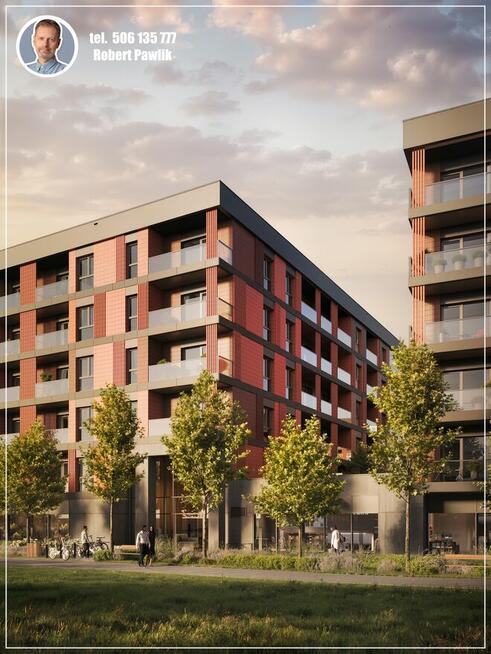 Obok Starego Miasta przy Motławie i bulwarze nad rzeką.