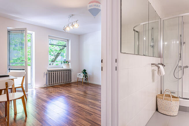 Wygodna kawalerka osobna kuchnia duży balkon