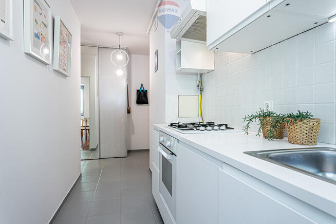 Wygodna kawalerka osobna kuchnia duży balkon