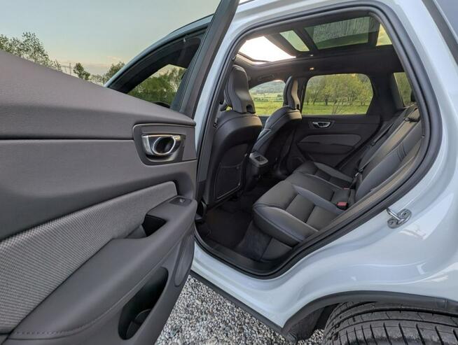 Volvo XC 60 Panoramadach, kamera 360, harman/kardon Jak Nowy