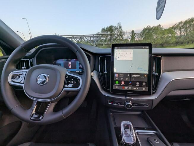 Volvo XC 60 Panoramadach, kamera 360, harman/kardon Jak Nowy