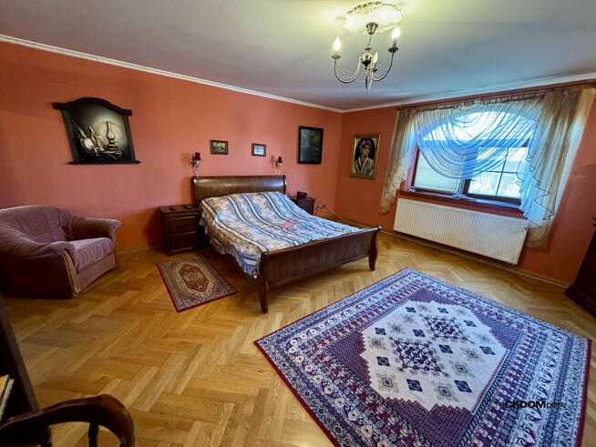 Przestronny dom 360 m² z ogrodem – Piękny ogród