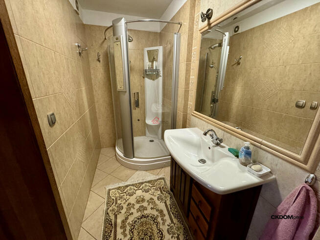 Przestronny dom 360 m² z ogrodem – Piękny ogród