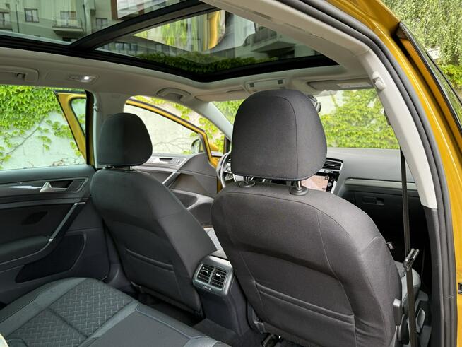 Volkswagen Golf Variant R-line
