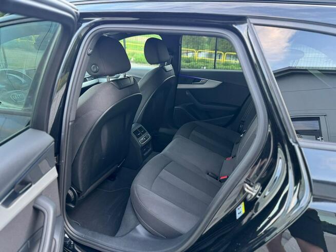 Audi A4 2.0 ben*czarny sufit*martix*ambiente