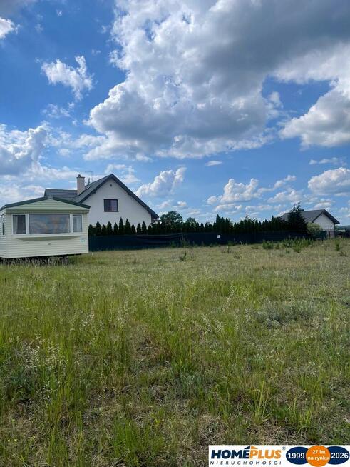 Działka budowlana 1200 m² z domkiem mobilnym.