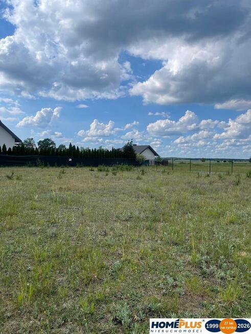 Działka budowlana 1200 m² z domkiem mobilnym.